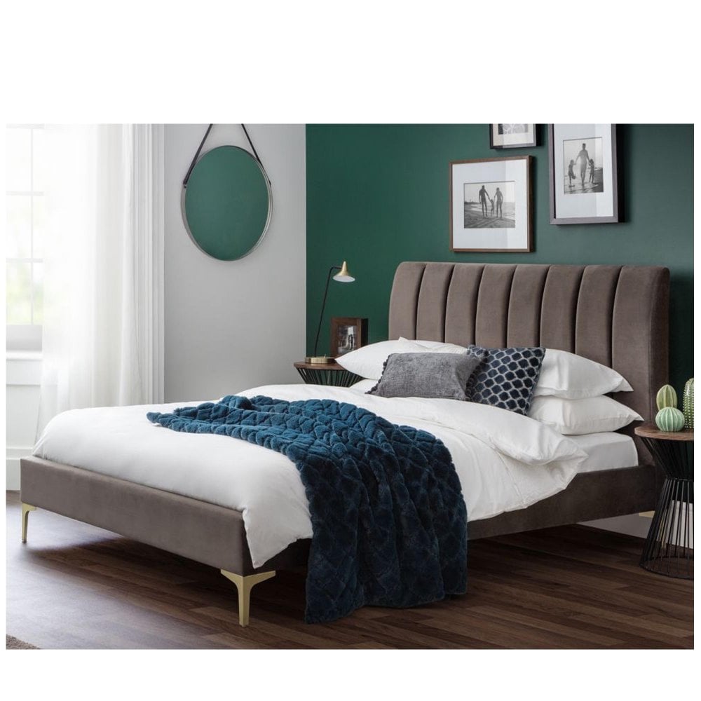Fluted Fabric 4ft6 Bed with Sprung Slatted Base